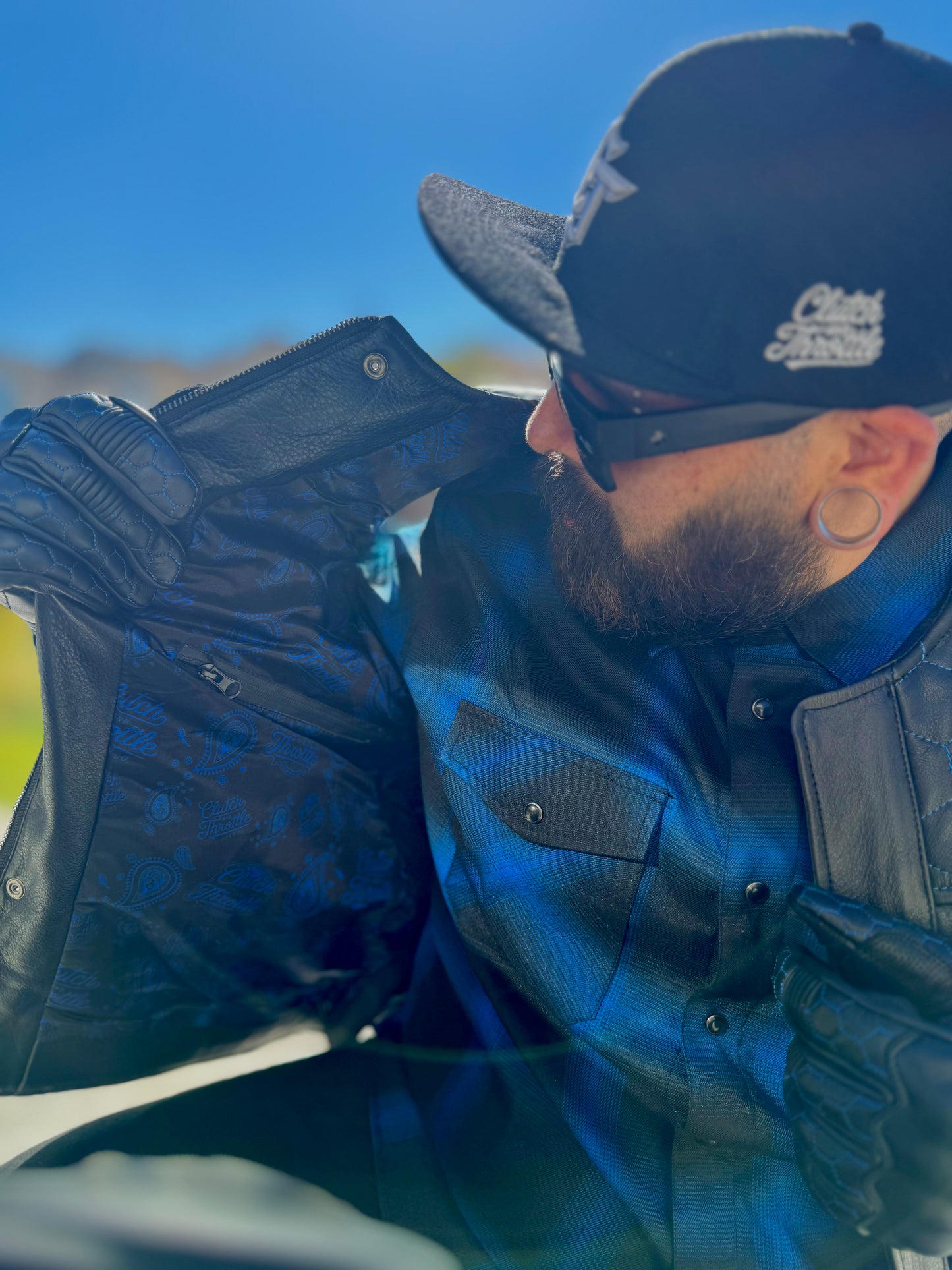 The Azul Hornet Leather Vest and Glove set (LARGE)