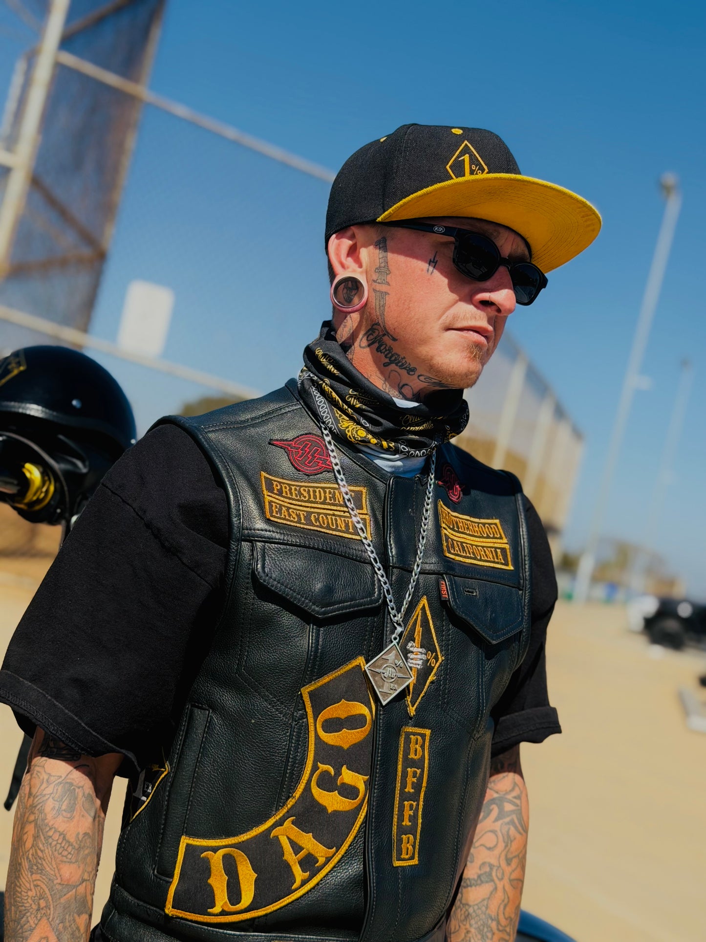 Classic Script Paisley Neck Gaiter (Black/ Yellow)