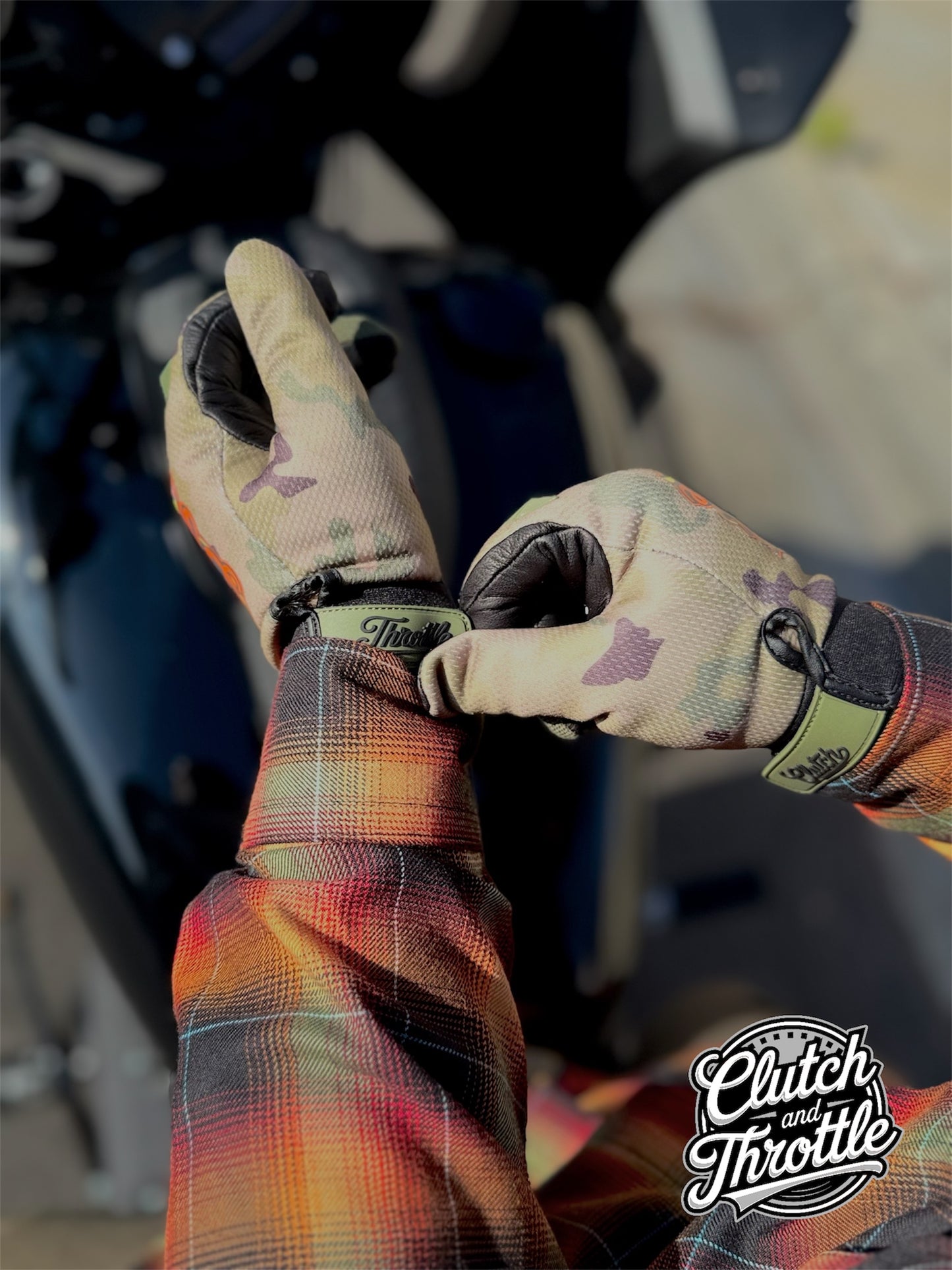 OG Crest Motorcycle Gloves (Camo)