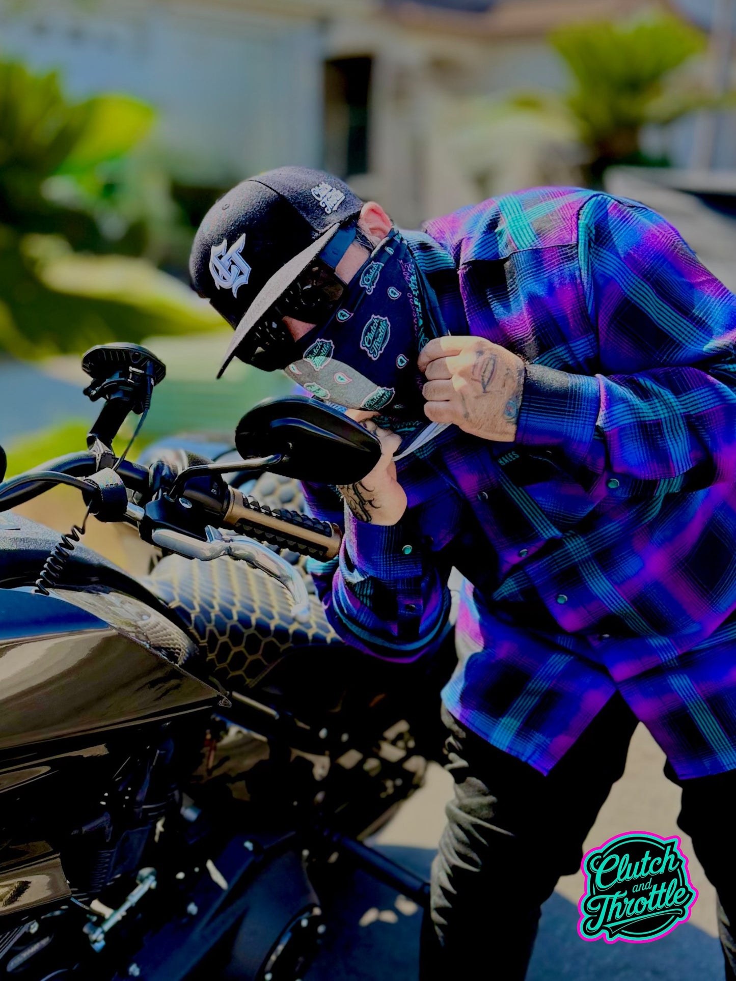 OG Crest Paisley Neck Gaiter (Black/ Nova)