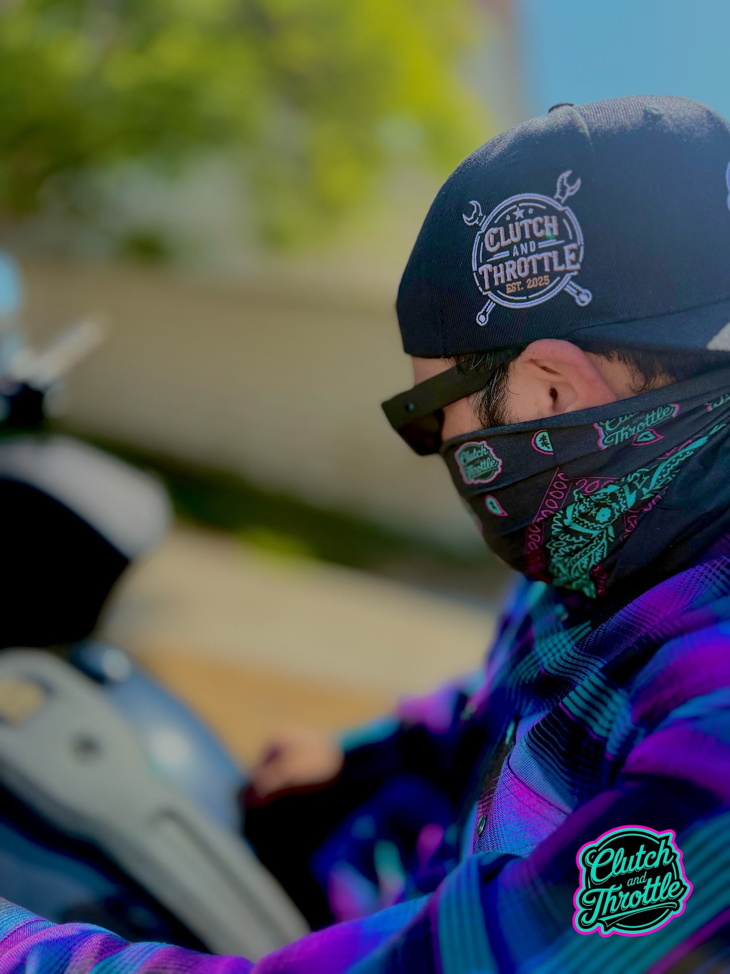 OG Crest Paisley Neck Gaiter (Black/ Nova)
