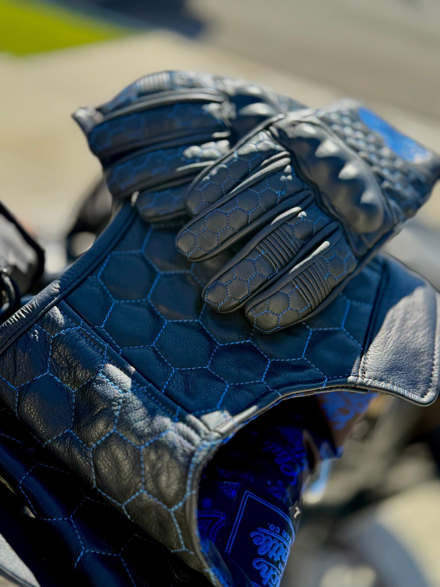 The Azul Hornet Leather Vest and Glove set (LARGE)
