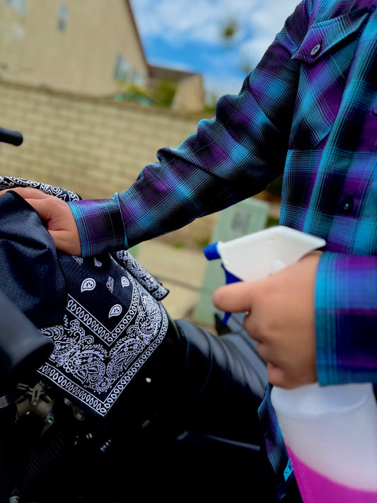 Classic Script Paisley Utility Towel