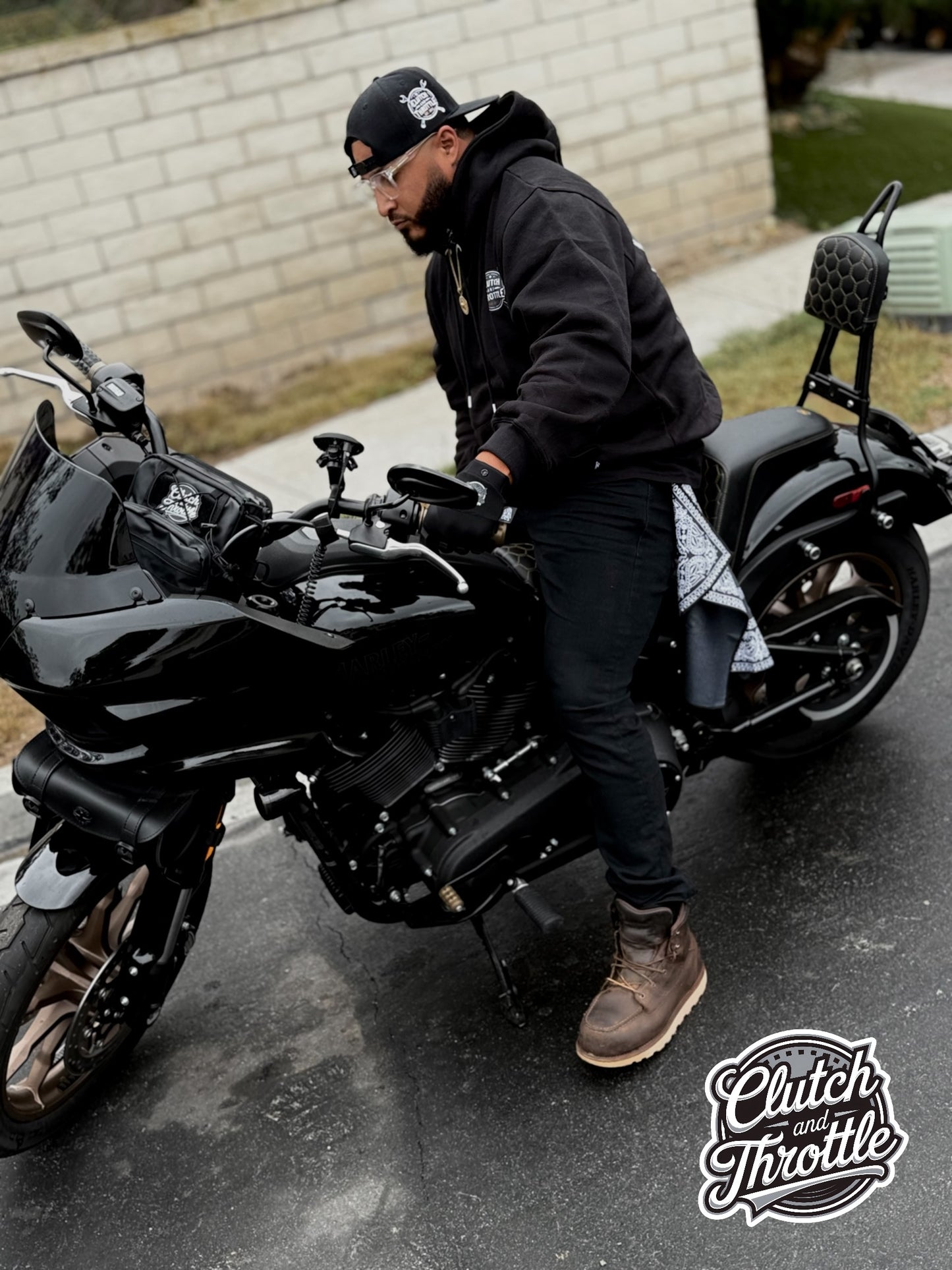 Wrench Crest Pullover Hoodie (Black)