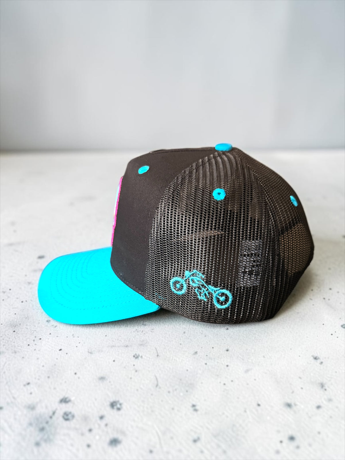 Elektric Bonehead Trucker