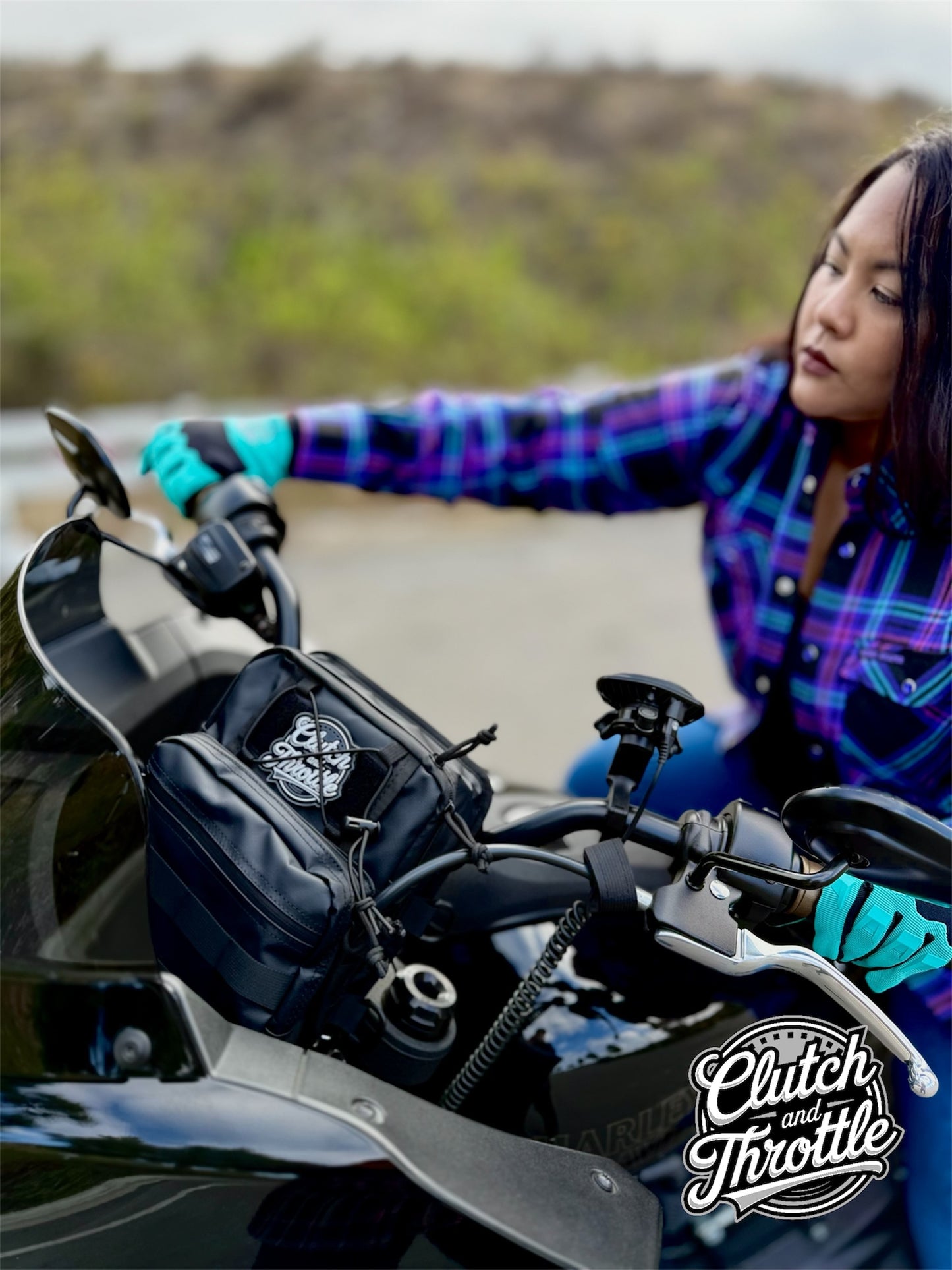 OG Crest Motorcycle Gloves (Sky Blue)