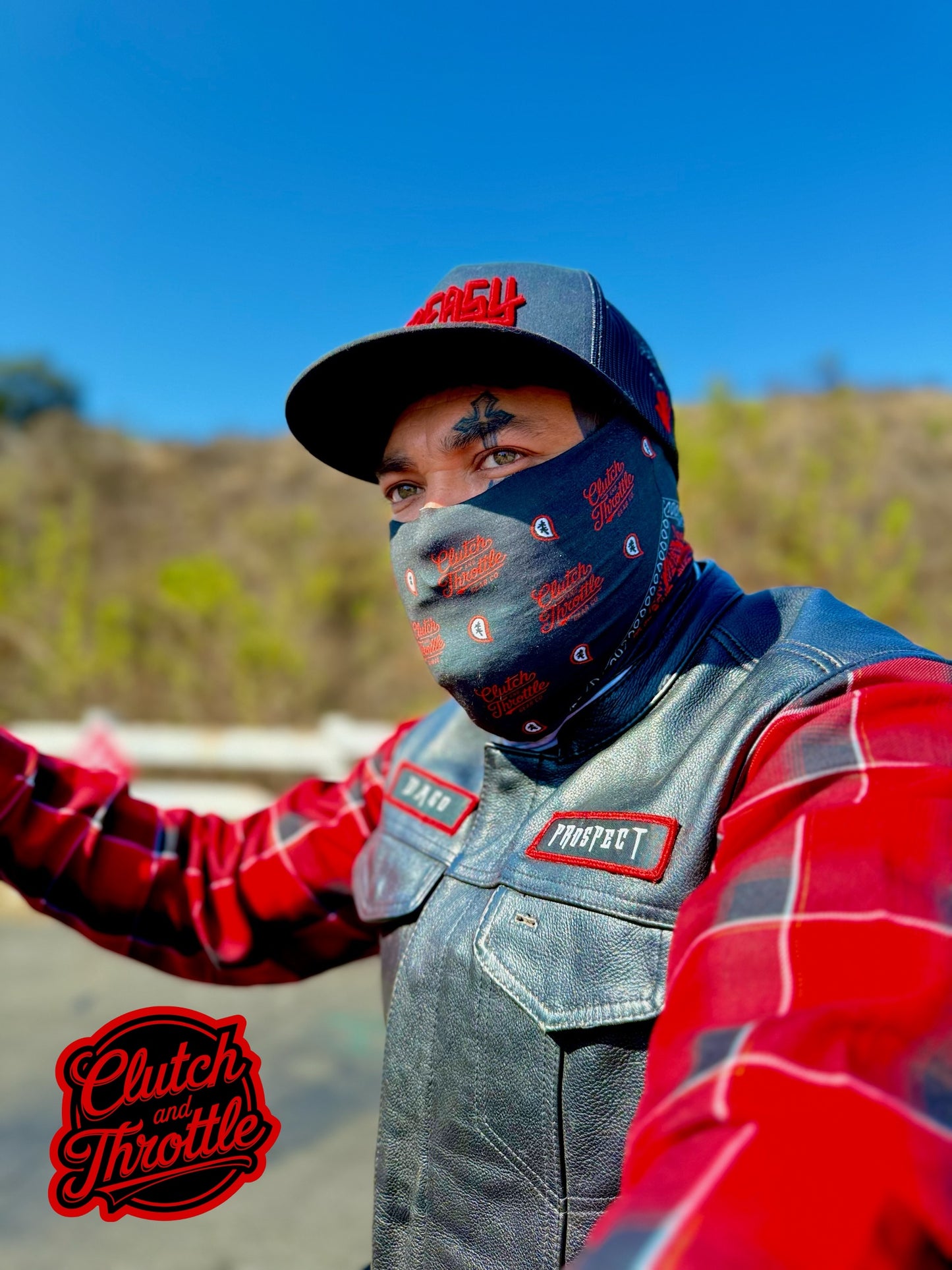 Classic Script Paisley Neck Gaiter (Black/ Red)
