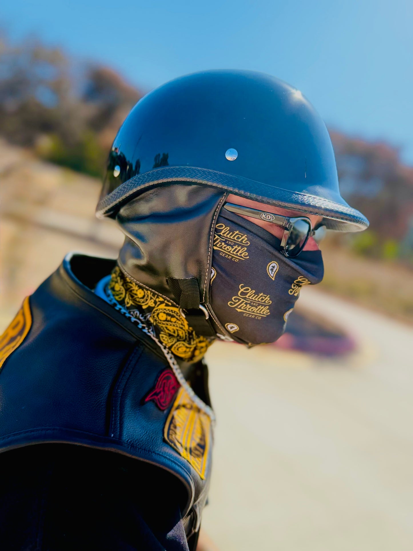 Classic Script Paisley Neck Gaiter (Black/ Yellow)