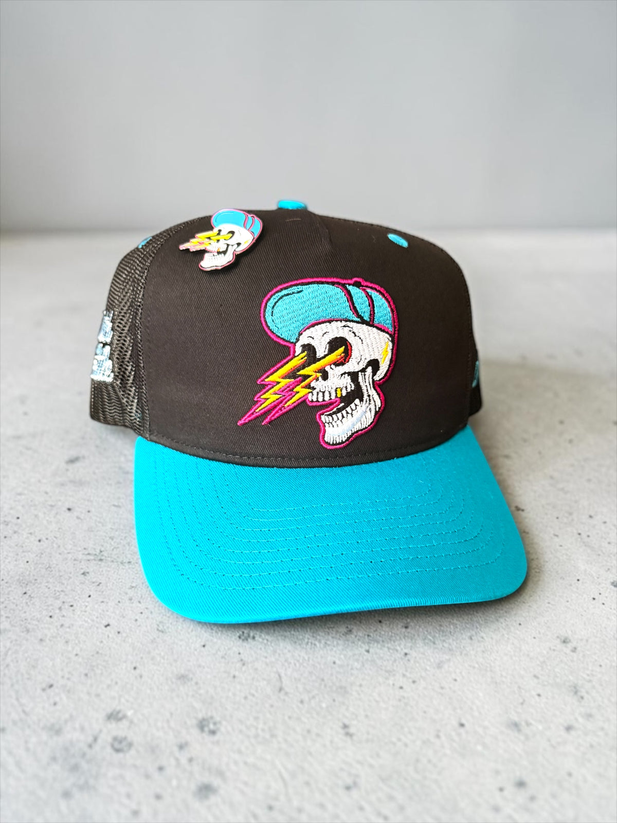 Elektric Bonehead Trucker